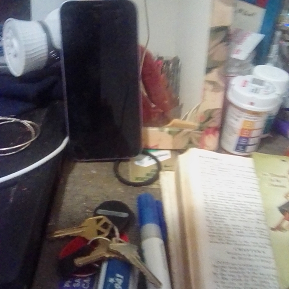 iPhone 12 - Picture 1 of 4